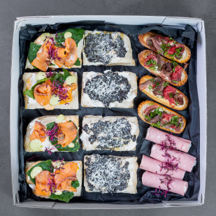  Бокс «К вину два»